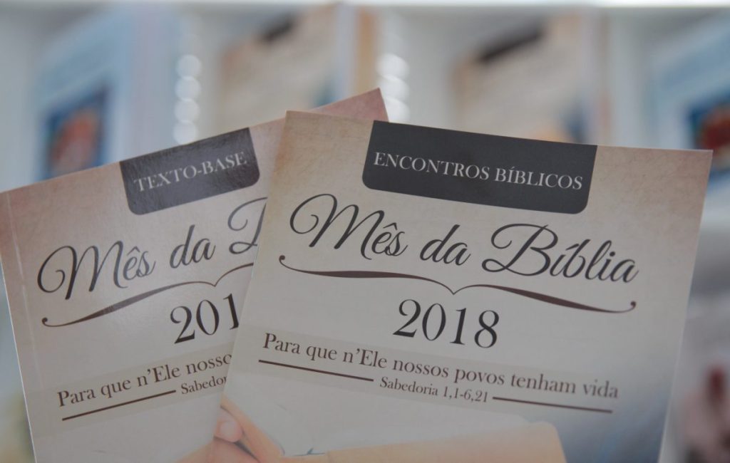 Comissão disponibiliza subsídios para o Mês da Bíblia, celebrado em setembro.