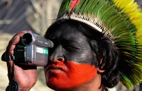 Comunicação na Amazônia: colocar o microfone para que os povos falem