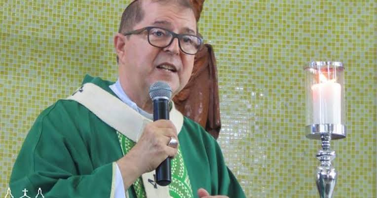 Arcebispo de Manaus defende ordenação de padres casados na Amazônia