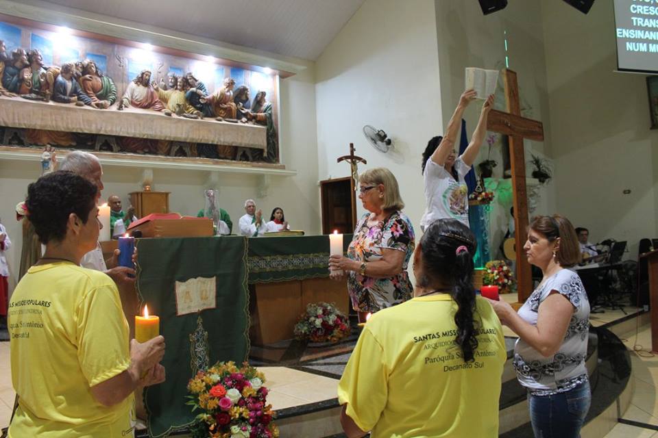 Ícones do Intereclesial no Decanato Sul Londrina.  A visita dos Ícones promove   reflexão e alegria.