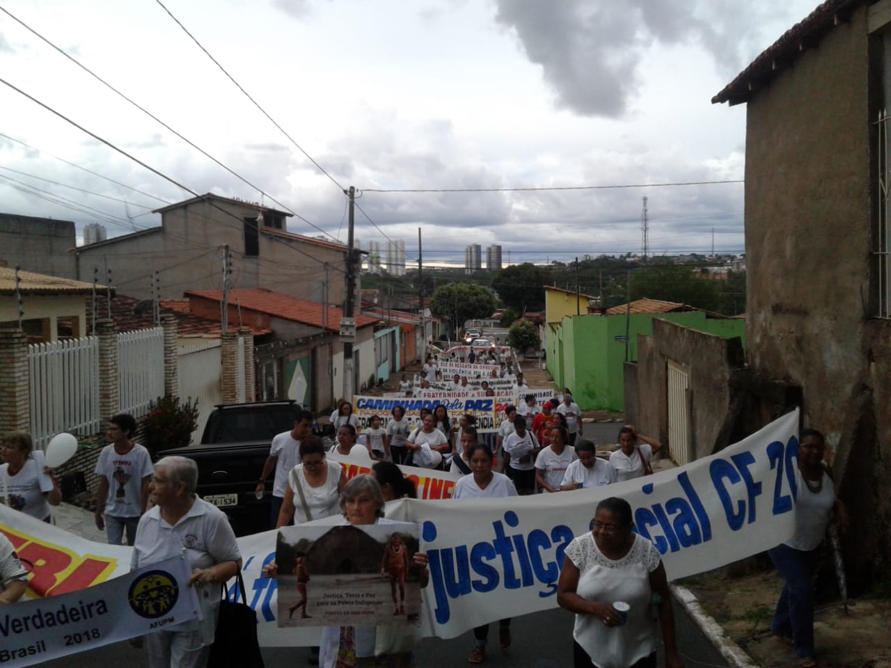Comunidades de Cuiabá (MT) fazem Caminhada pela Paz