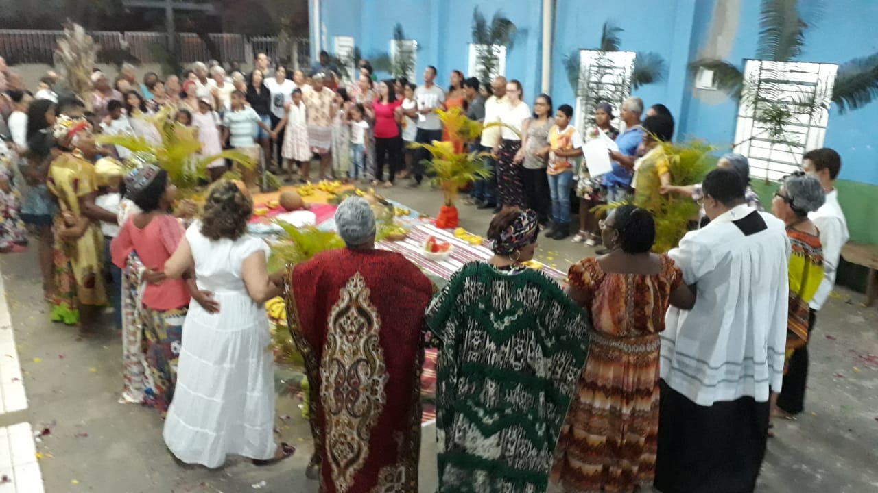 Muito canto, dança, emoção e espiritualidade em celebração afro em Rondonópolis (MT)