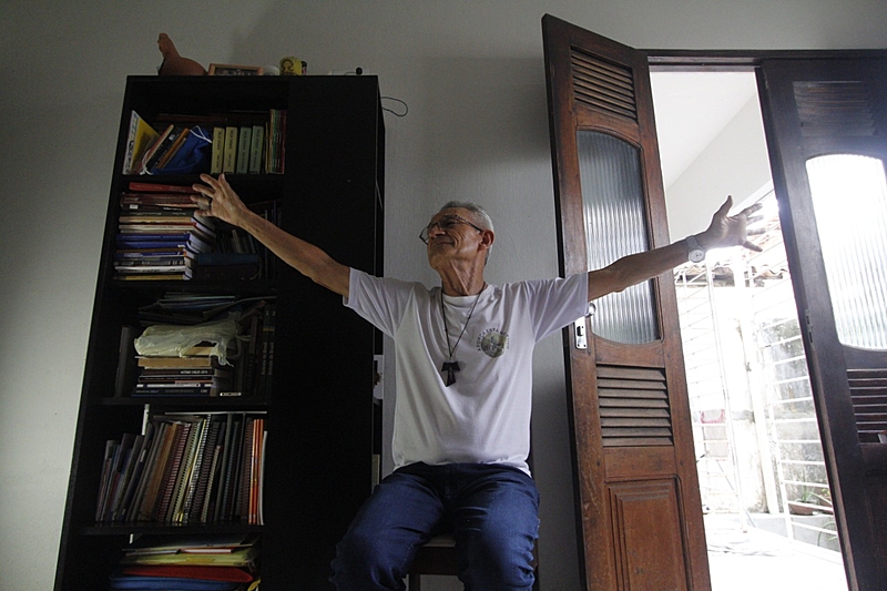 Documentário sobre padre Reginaldo Veloso tem pré-estreia nas plataformas digitais