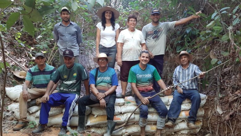 CEBs de Rondonópolis ajuda a construir uma barragem de contenção